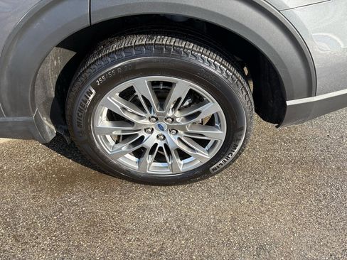 Used 2025 Ford Explorer Active w/ Active Comfort Package image 54