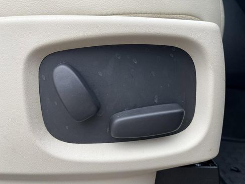 Used 2015 Land Rover LR4 HSE LUX image 41