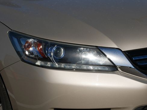 Used 2015 Honda Accord EX-L image 16