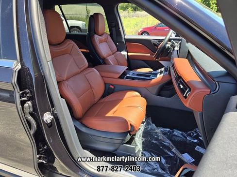 New 2026 Lincoln Aviator Reserve w/ Luxury Package RWD image 12
