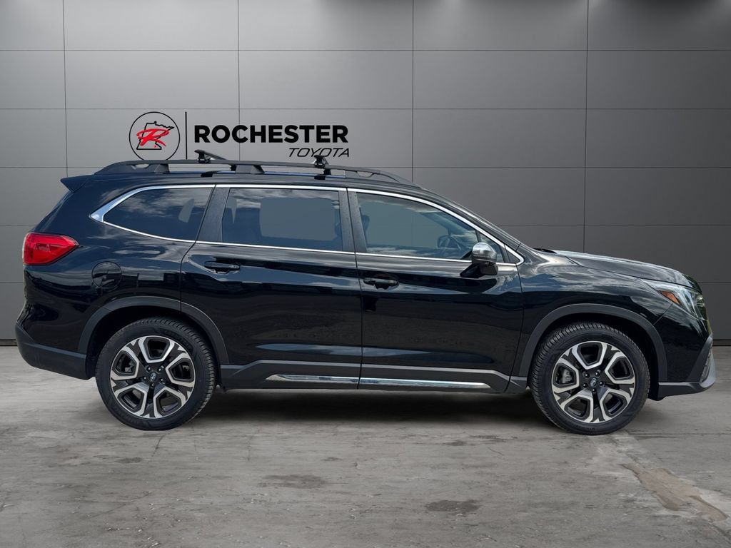 Used 2023 Subaru Ascent Limited w/ Technology Package AWD/4WD image 6