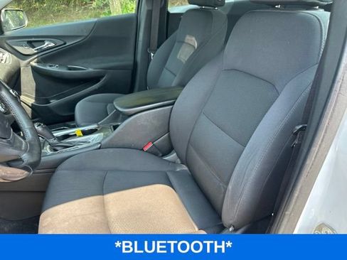 Used 2017 Chevrolet Malibu LT FWD image 7