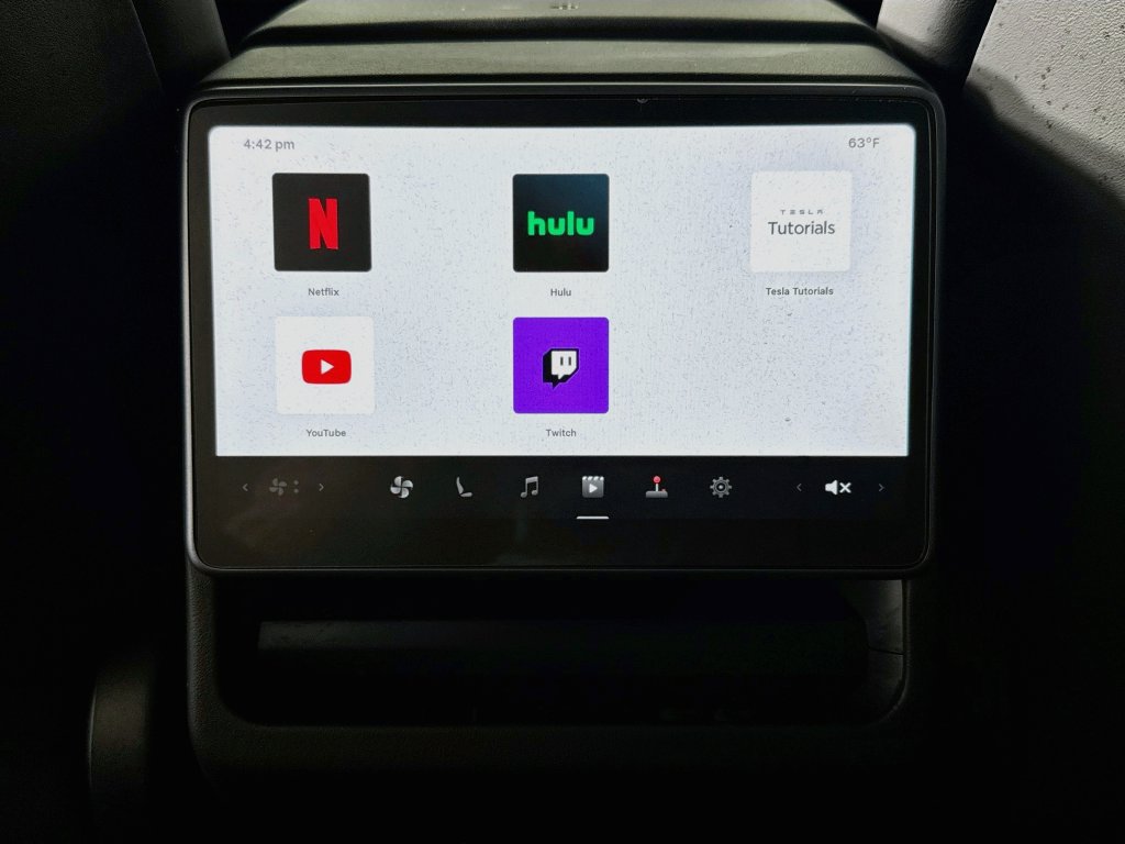 Used 2026 Tesla Model Y Long Range AWD/4WD image 23