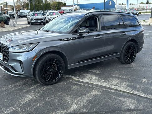 Used 2025 Lincoln Aviator Reserve w/ Jet Appearance Package AWD/4WD image 5