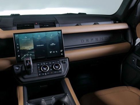 New 2026 Land Rover Defender 130 X-Dynamic SE image 15