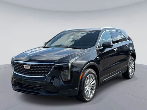 Used 2025 Cadillac XT4 Premium Luxury FWD image 8