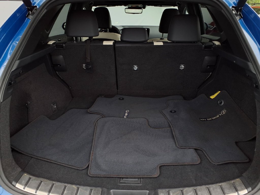 Used 2024 Lexus NX 450h+ AWD w/ Vision Package image 8