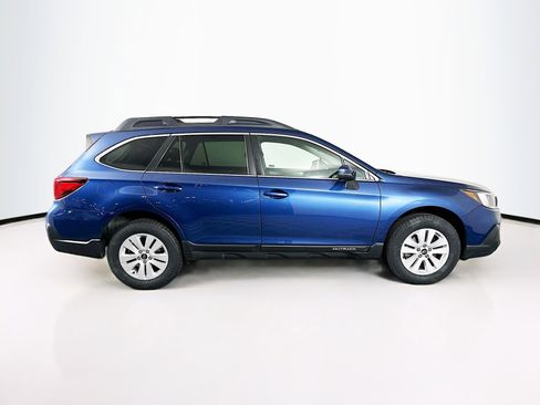 Used 2019 Subaru Outback 2.5i Premium image 10