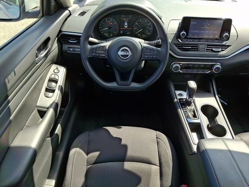 Certified 2023 Nissan Altima 2.5 S FWD image 11