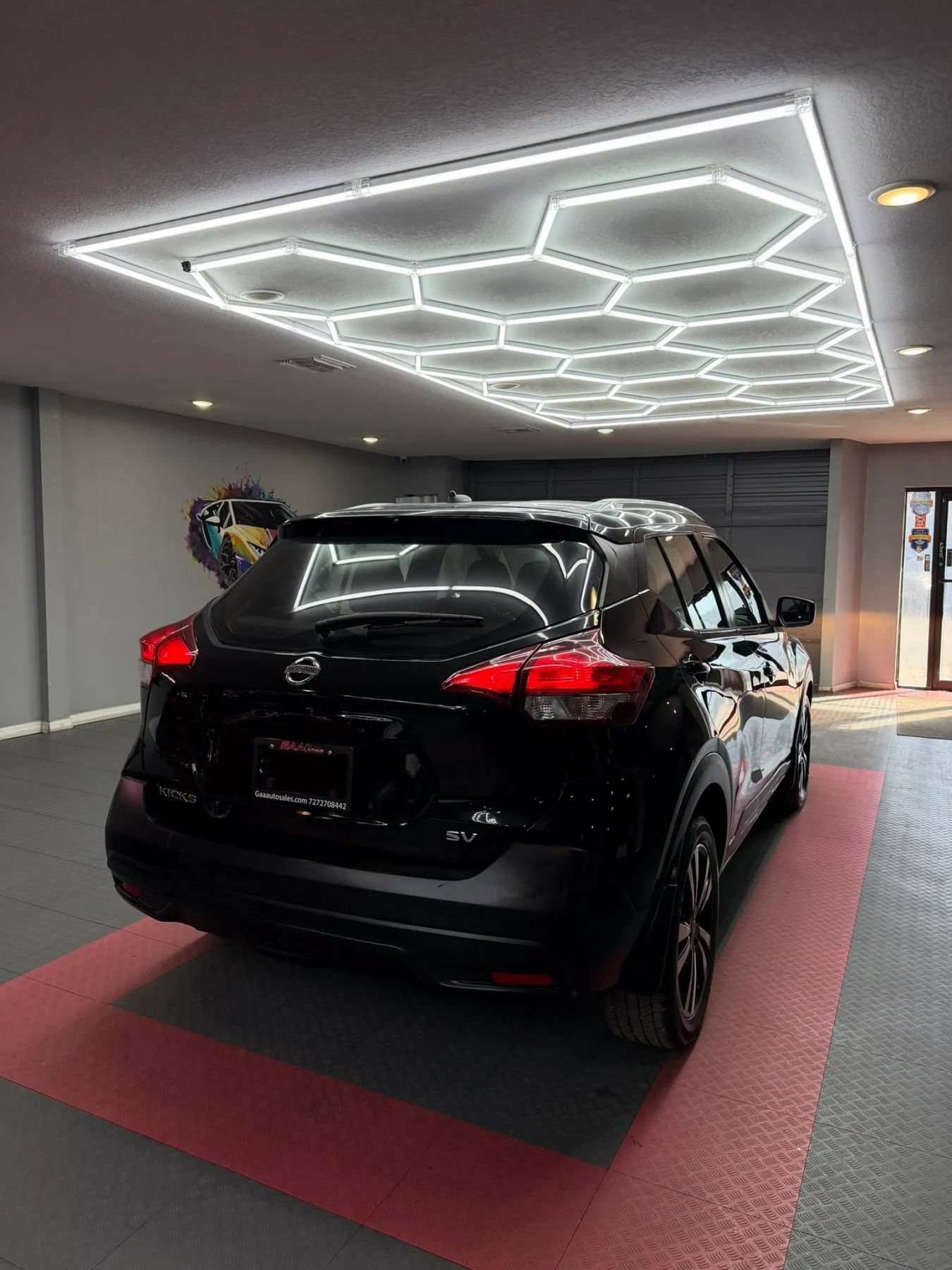 Used 2018 Nissan Kicks SV FWD image 7