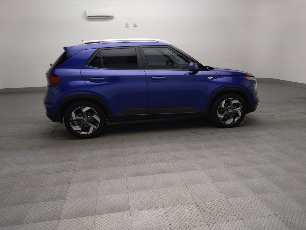 Used 2022 Hyundai Venue Limited FWD image 10