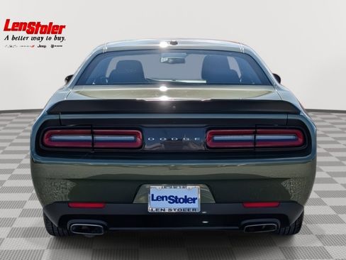 Used 2023 Dodge Challenger SXT image 4
