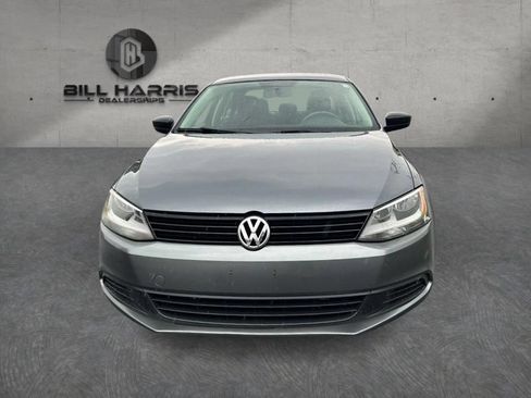 Used 2013 Volkswagen Jetta S FWD image 2