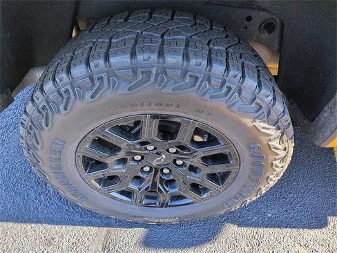 Used 2023 Chevrolet Colorado Trail Boss w/ Technology Package image 8