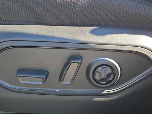 New 2025 Jeep Grand Cherokee Laredo X w/ Luxury Tech Group I image 16