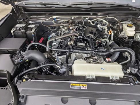 Used 2024 Toyota Tacoma SR5 image 33