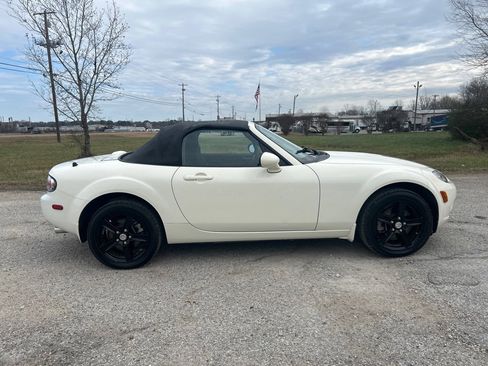 Used 2008 MAZDA MX-5 Miata Sport image 6
