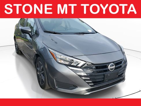 Used 2025 Nissan Versa SV image 1