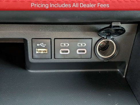 Used 2023 Toyota Highlander Limited FWD image 25
