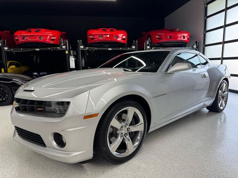 Used 2010 Chevrolet Camaro SS w/ RS Package RWD image 4