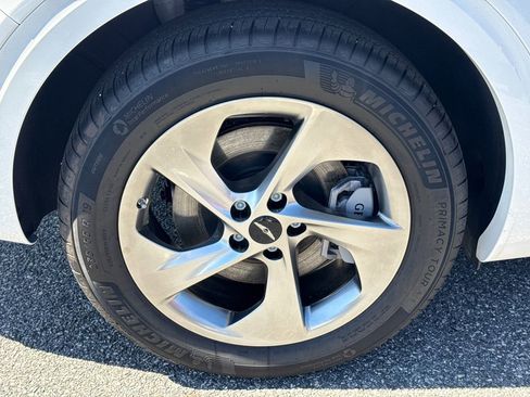 Used 2026 Genesis GV70 2.5T Advanced image 17