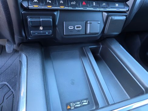 Used 2020 Chevrolet Silverado 1500 LTZ w/ LTZ Plus Package AWD/4WD image 35