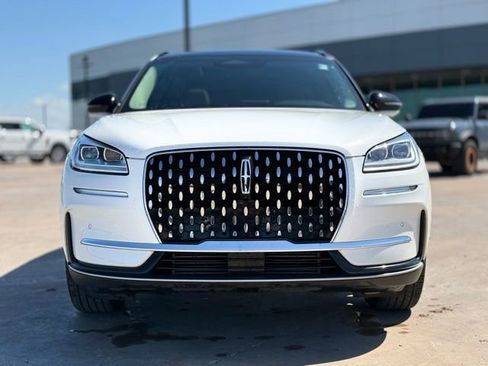 Used 2025 Lincoln Corsair Reserve FWD image 3