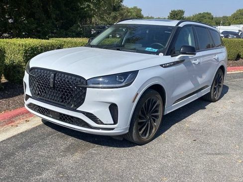Used 2025 Lincoln Aviator Reserve w/ Equipment Group 201A AWD/4WD image 10