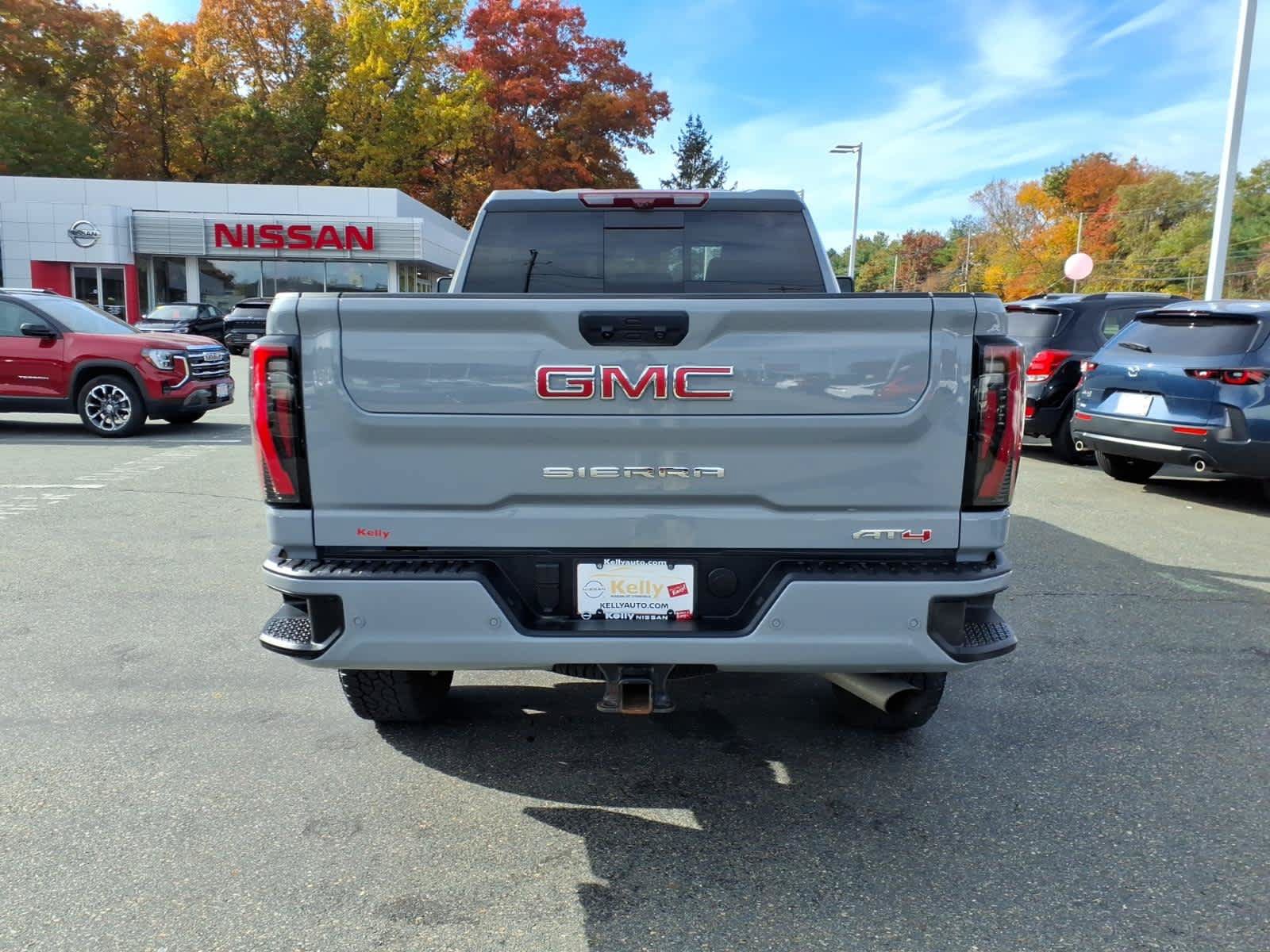 Used 2025 GMC Sierra 2500 AT4 w/ AT4 Premium Plus Package AWD/4WD image 5
