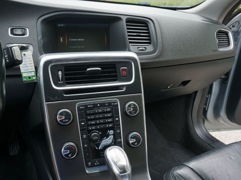 Used 2013 Volvo S60 T5 image 17