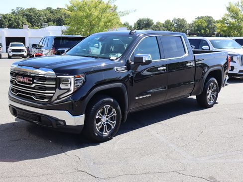 Used 2025 GMC Sierra 1500 SLT AWD/4WD image 5
