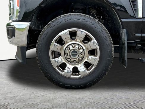 Used 2023 Ford F350 Lariat w/ Lariat Ultimate Package AWD/4WD image 35