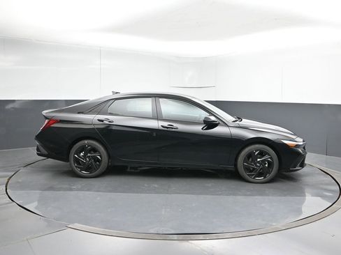 New 2026 Hyundai Elantra SEL Sport Premium FWD image 6