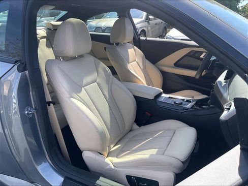 Used 2025 BMW 230i Coupe w/ Premium Package RWD image 10