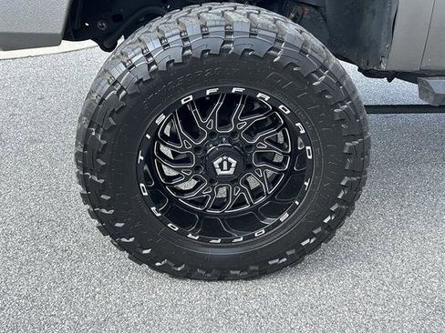 Used 2014 GMC Sierra 2500 Denali w/ Suspension Package, Off-Road image 30