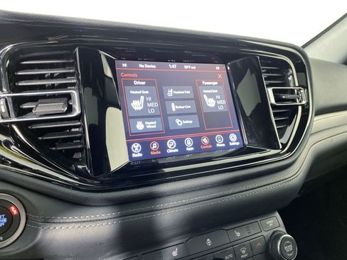 Used 2024 Dodge Durango SXT image 6