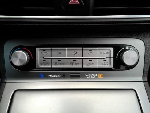 Used 2019 Hyundai Kona SEL image 42