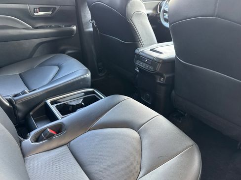 Used 2025 Toyota Grand Highlander FWD image 30