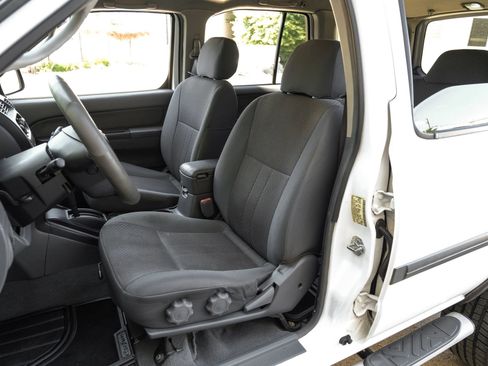 Used 2004 Nissan Xterra XE RWD image 30