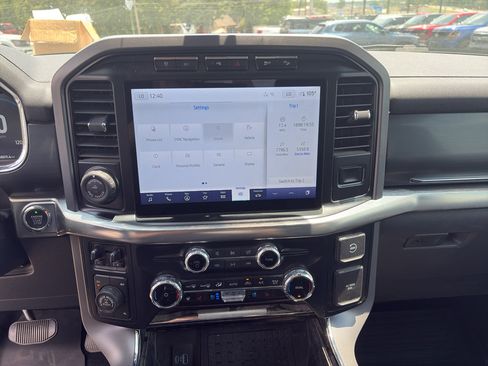 Used 2023 Ford F150 Lariat w/ Max Trailer Tow Package AWD/4WD image 8