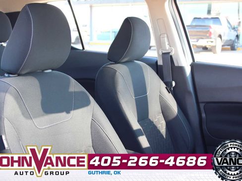 Used 2022 Nissan Kicks SV image 17