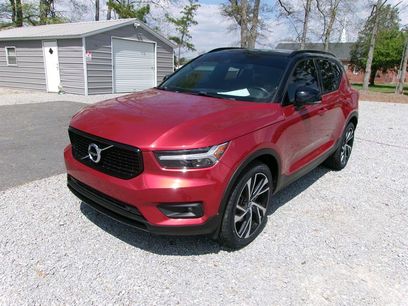Used 2021 Volvo XC40 T5 R-Design w/ Climate Package