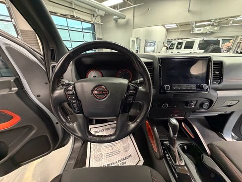 Used 2022 Nissan Frontier PRO-4X w/ Off-Road Protection Package AWD/4WD image 9