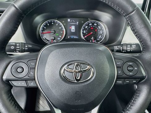 Used 2021 Toyota RAV4 XLE w/ Convenience Package AWD/4WD image 16