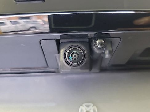 Certified 2025 Honda Pilot EX-L image 9