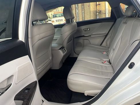 Used 2015 Toyota Venza XLE image 28