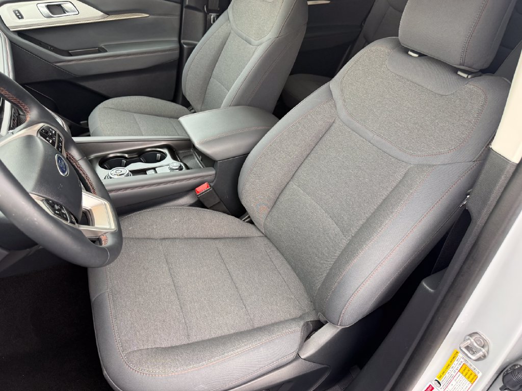 Certified 2025 Ford Explorer Active AWD/4WD image 14