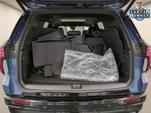 Used 2025 Chevrolet Traverse RS image 24