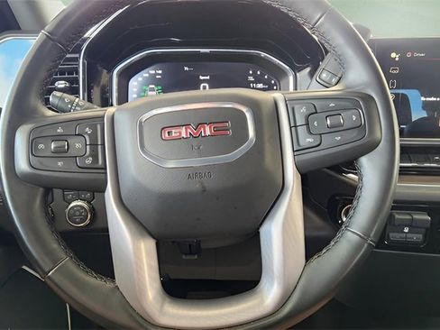 Used 2025 GMC Sierra 1500 SLT image 24
