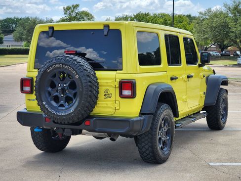 Used 2023 Jeep Wrangler Unlimited w/ Cold Weather Group AWD/4WD image 6